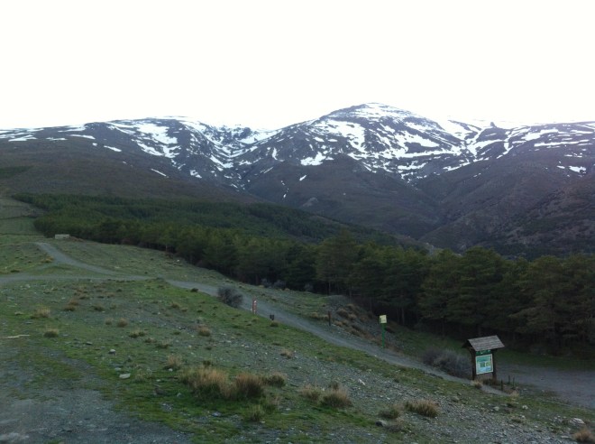 Vista del Picón de Jérez y el Barranco del Alhorí desde el Refugio.