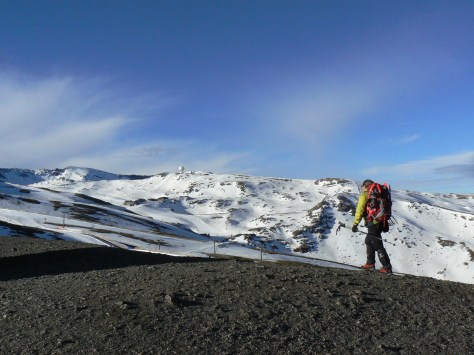 Comienzo de la ruta, al fondo Borreguiles y el Tozal del Cartujo.
