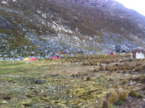 Vista del campamento en el Campo Base Pisco.