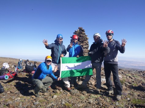 Otra foto en los Tajos de Covatillas o Los Cervatillos (3.113 mts).