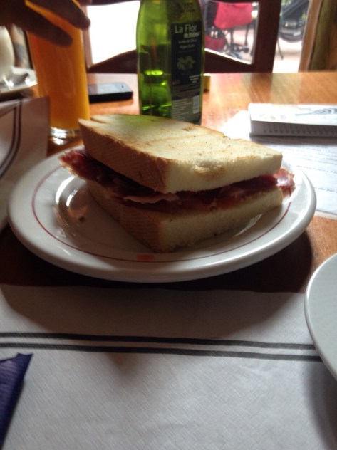 Y después de la rutilla, un buen desayuno.