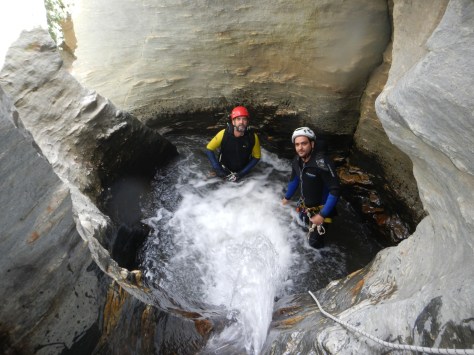 Francisco y Miguel en una de las pozas.