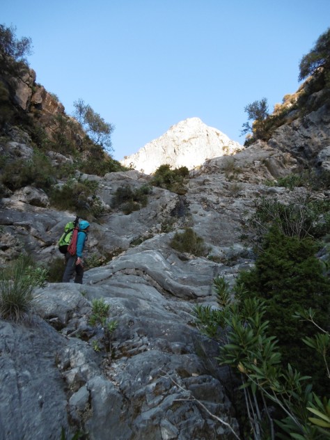 Antonio durante el ascenso.