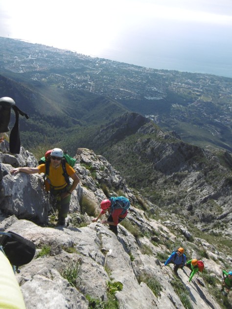 El grupo por la arista.