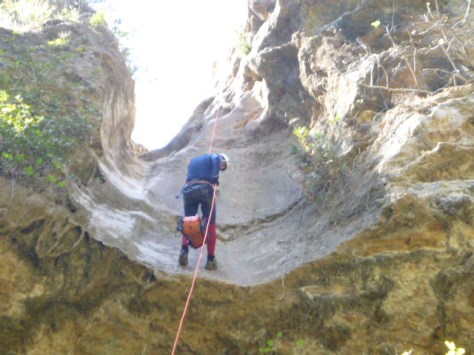 Esau también en el rapel.