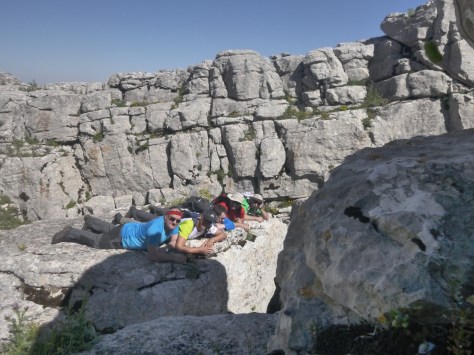 No estamos durmiendo,es contemplando la pared de la ferrata.